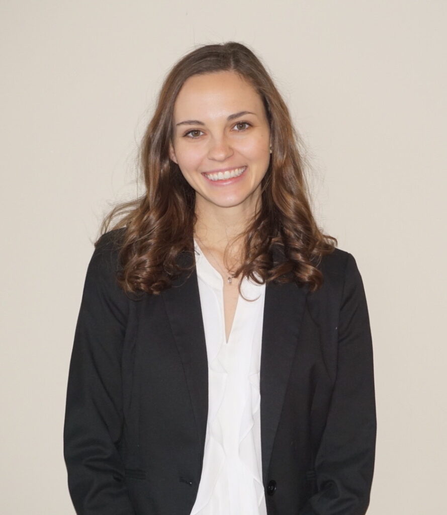 Allie Mazurek headshot.