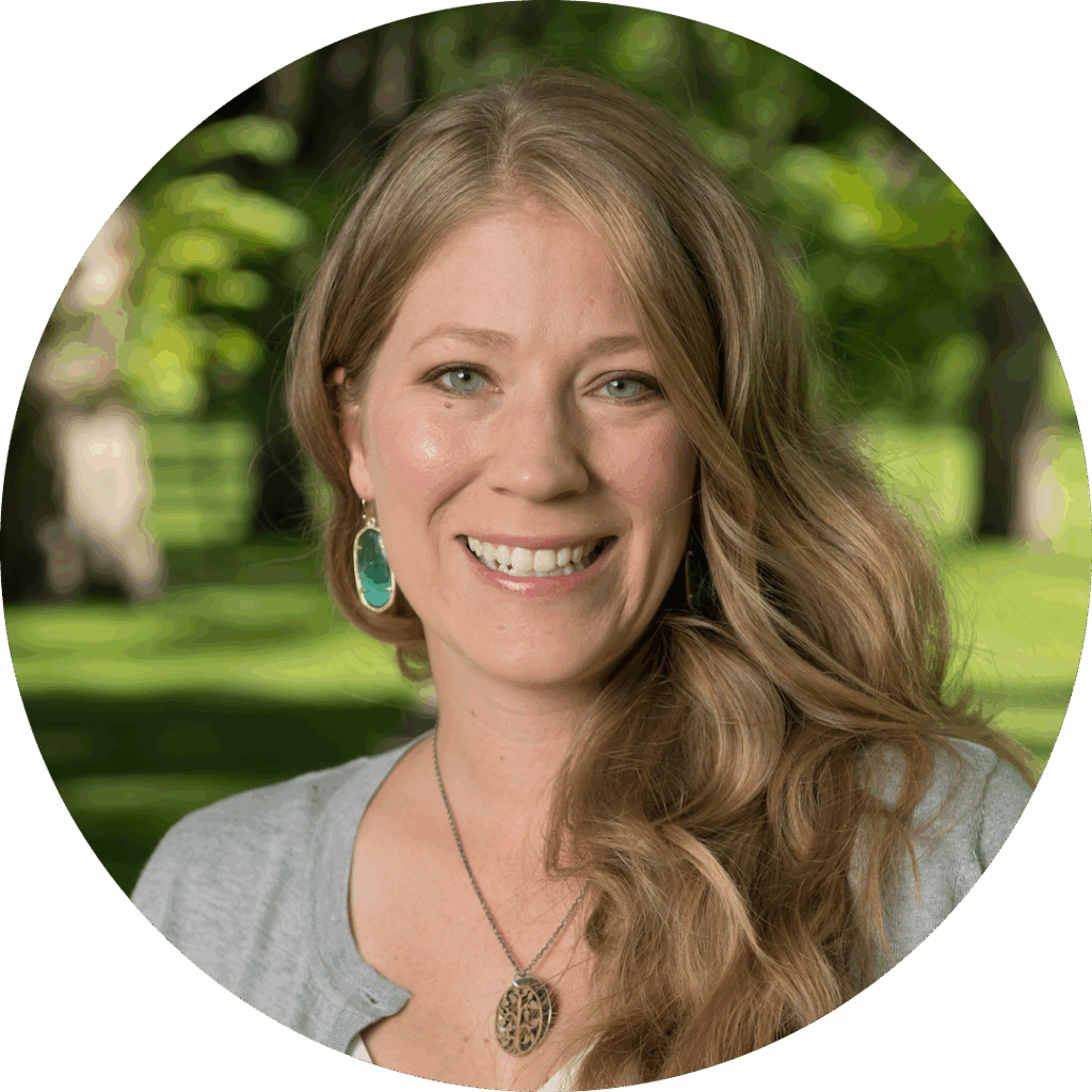 Toni-Lee Viney headshot.